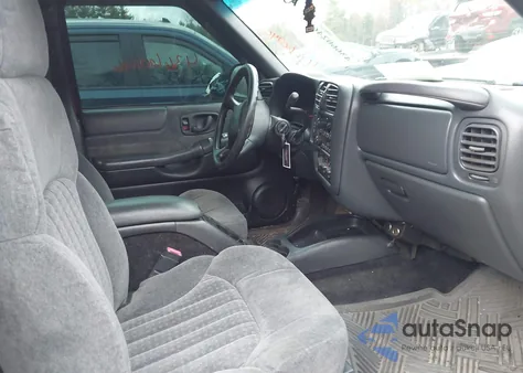 2002 Chevrolet S-10 Ls z USA, uszkodzony, nr VIN 1GCCT19WX28190041